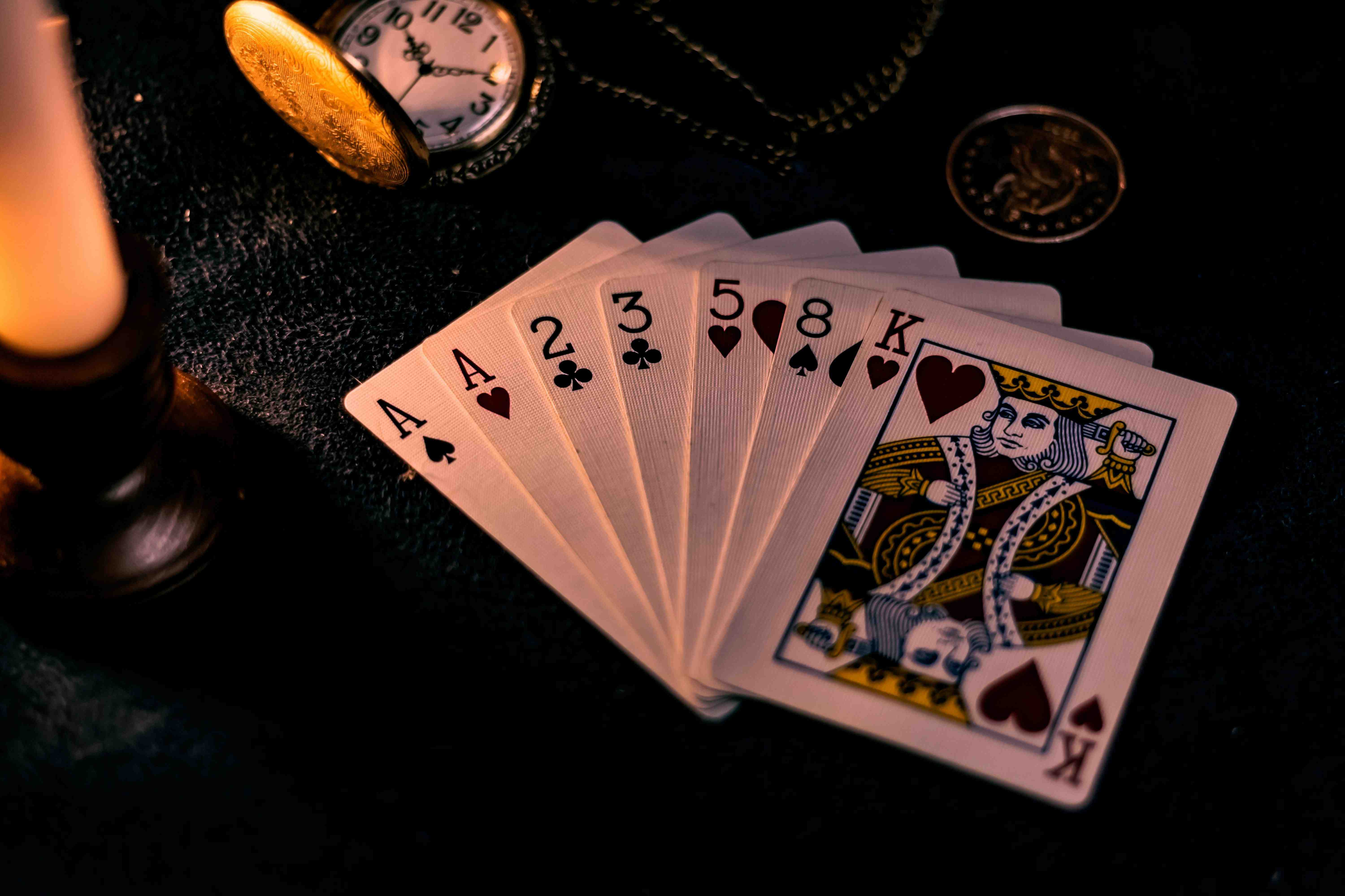 Pemain menikmati sportsbook dan live casino di perangkat mobile